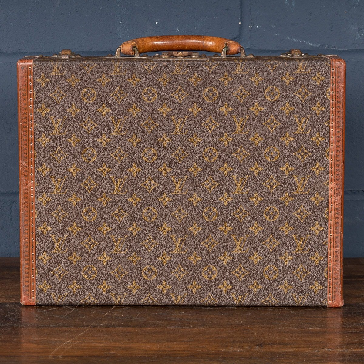 Lv briefcase sales